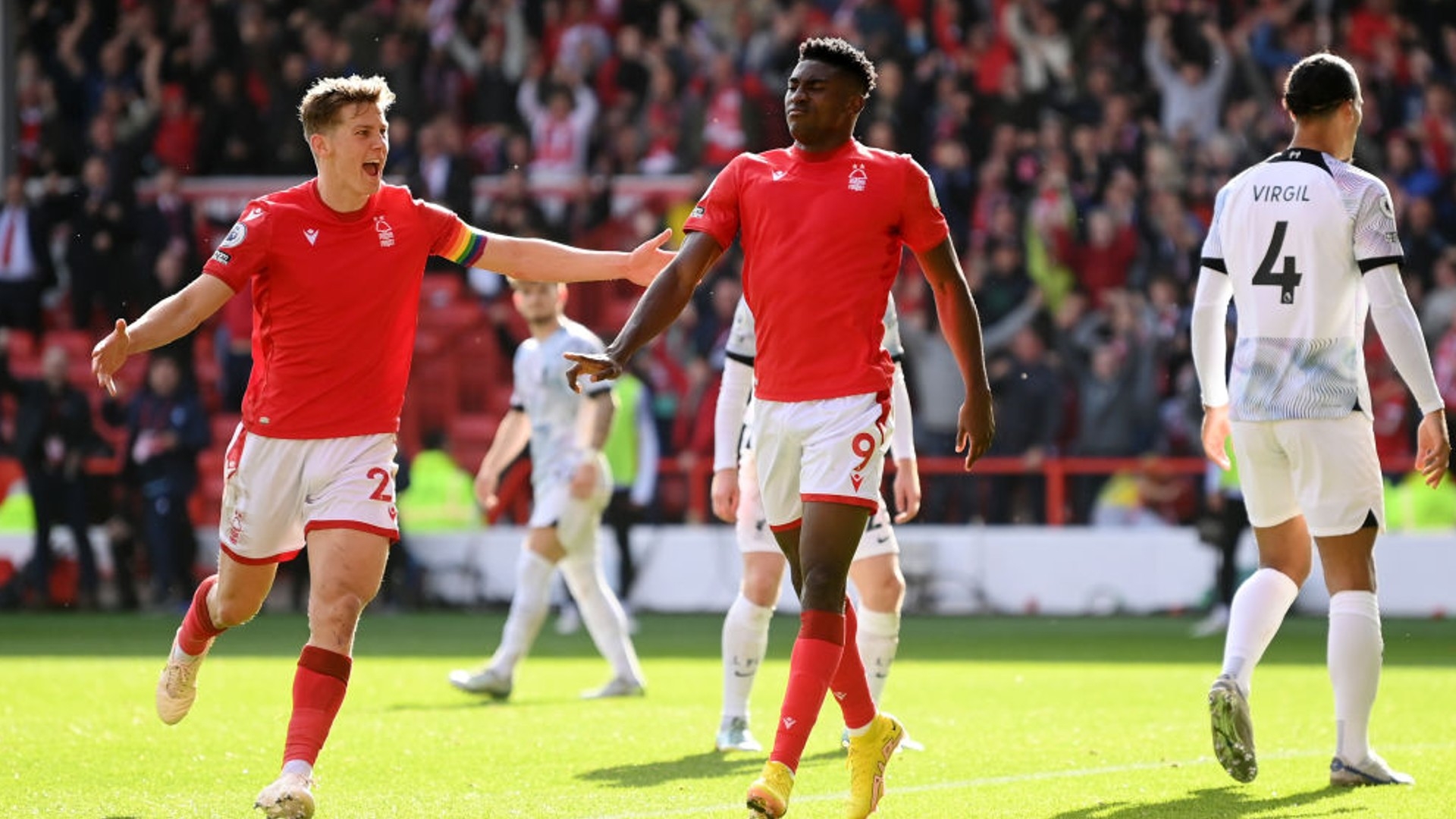 TA跟队：谢什科的谈判周三开始有进展，曼联还处于试探性阶段.