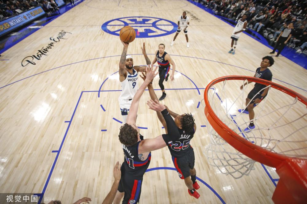 首发阵容的 首发阵容的